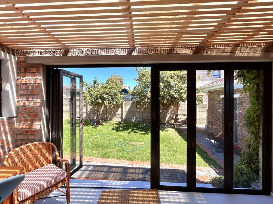 3 Bedroom Property for Sale in Wavecrest Eastern Cape